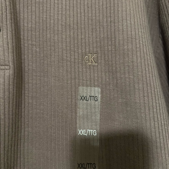 Calvin Klein - Picture 6 of 6